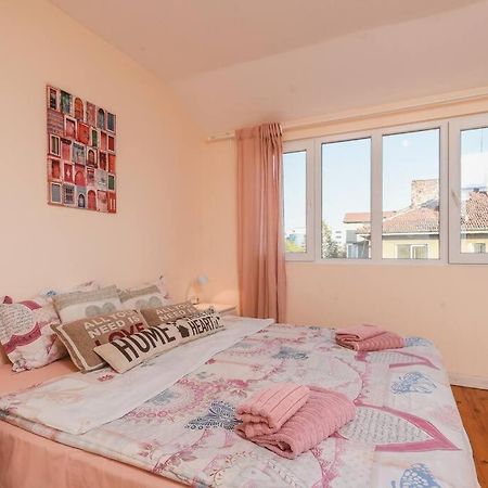 Spacious And Cozy 3 Bedroom Apartment In Downtown Sofia Bagian luar foto
