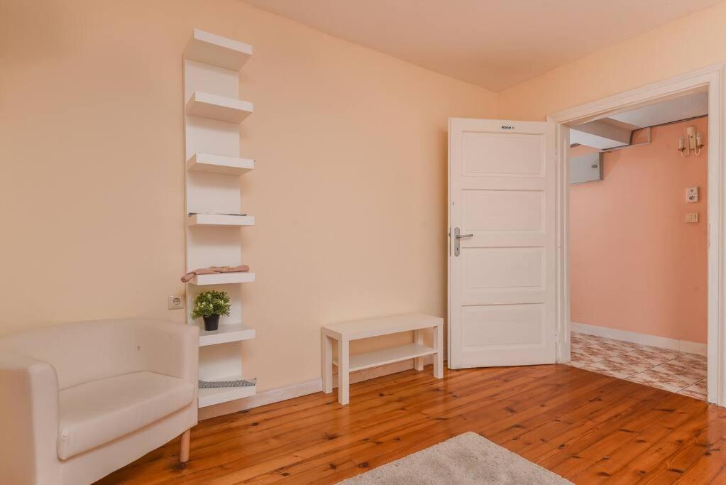 Spacious And Cozy 3 Bedroom Apartment In Downtown Sofia Bagian luar foto